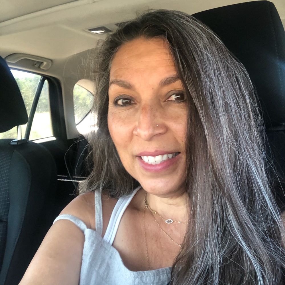 Meet your Posher, Adrianne